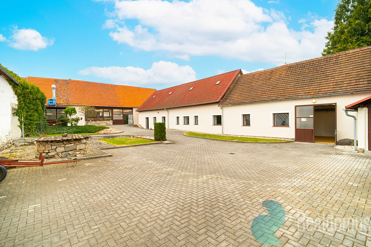 Prodej výrobní haly, prostoru 1075 m²